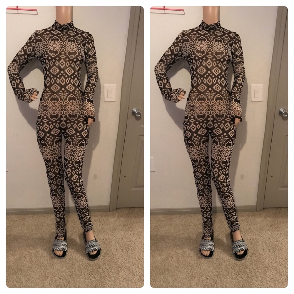 🔥Black and White Jumpsuit🔥